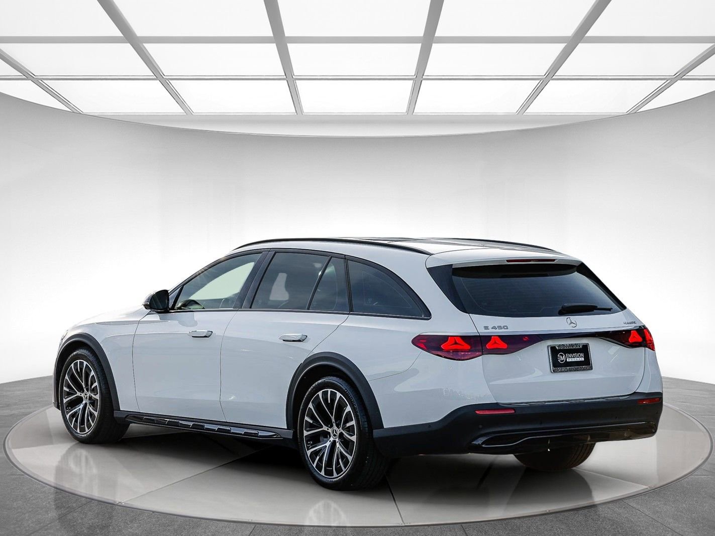 Used 2024 Mercedes-Benz E 450 4MATIC All-Terrain Wagon image 2
