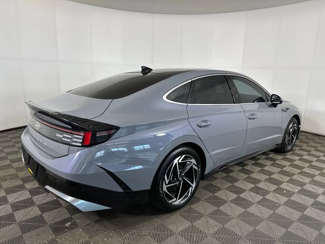 Used 2024 Hyundai Sonata SEL w/ Convenience Package FWD image 3