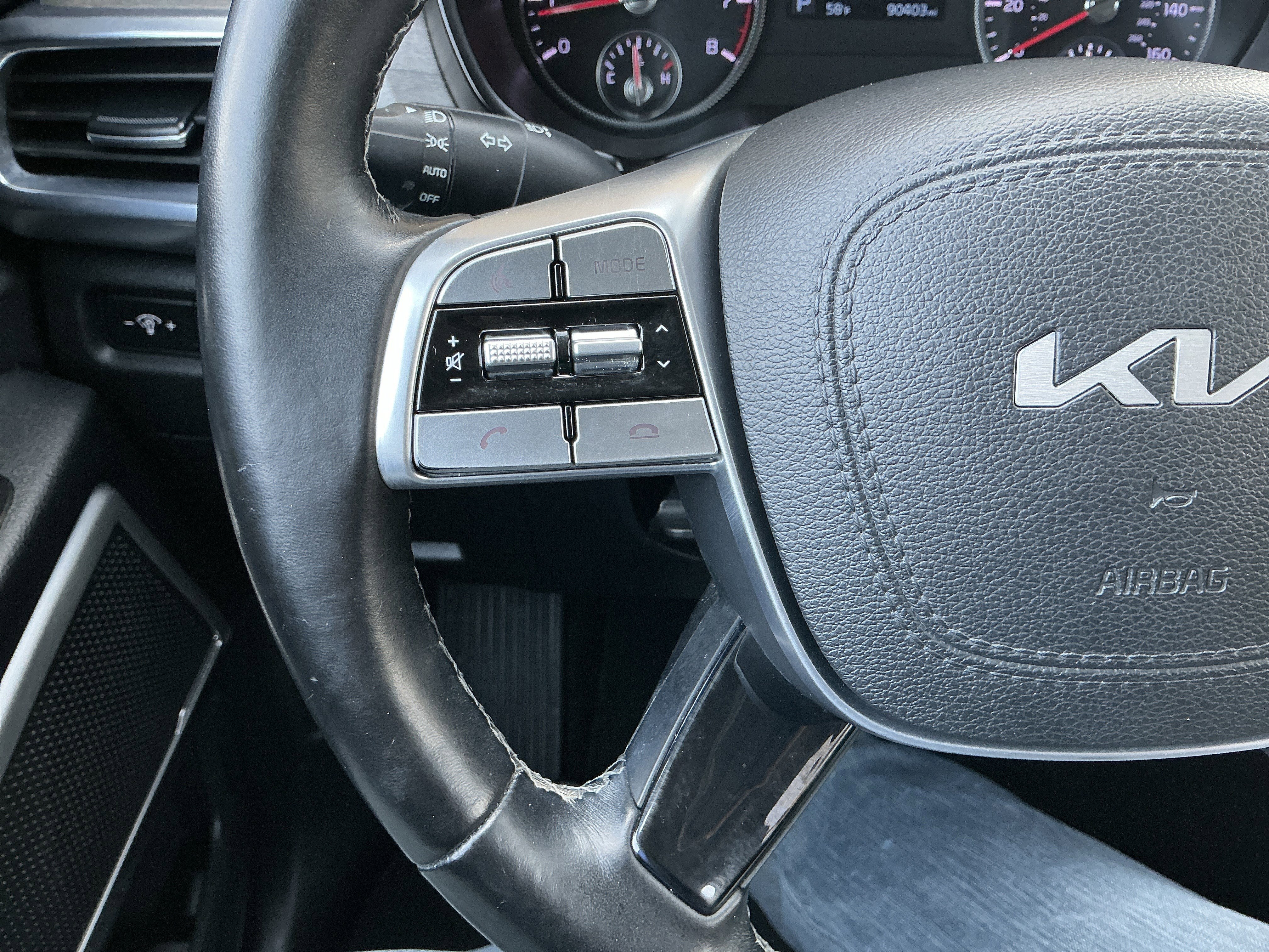 Used 2022 Kia Telluride EX w/ EX Premium Package image 12