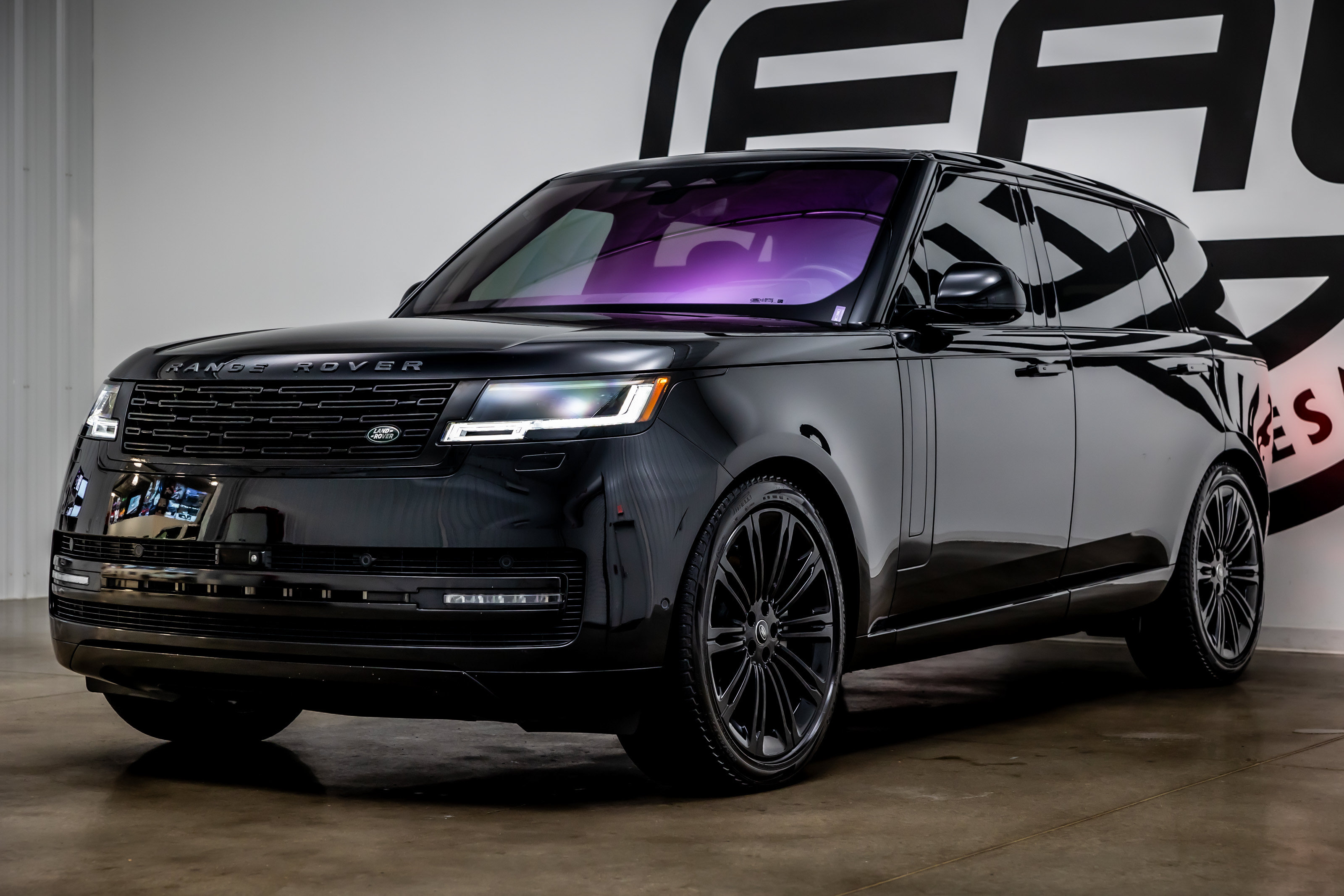 Used 2023 Land Rover Range Rover Long Wheelbase SE AWD/4WD image 27