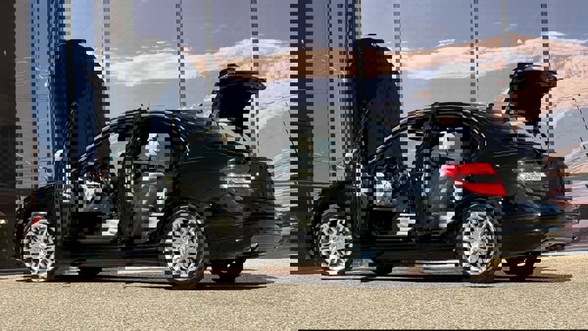 Used 2009 Mercedes-Benz C 350 Sport image 11