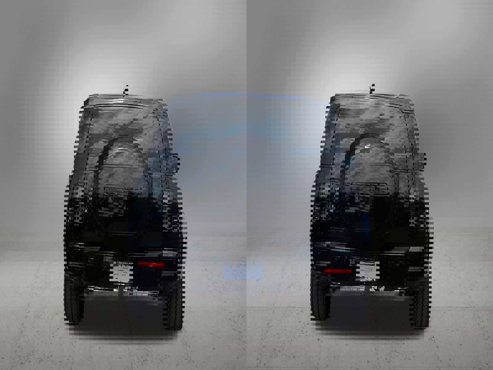 New 2026 Land Rover Defender 130 X-Dynamic SE image 5