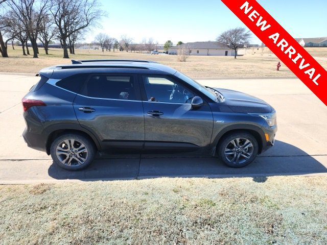 Used 2021 Kia Seltos S image 2