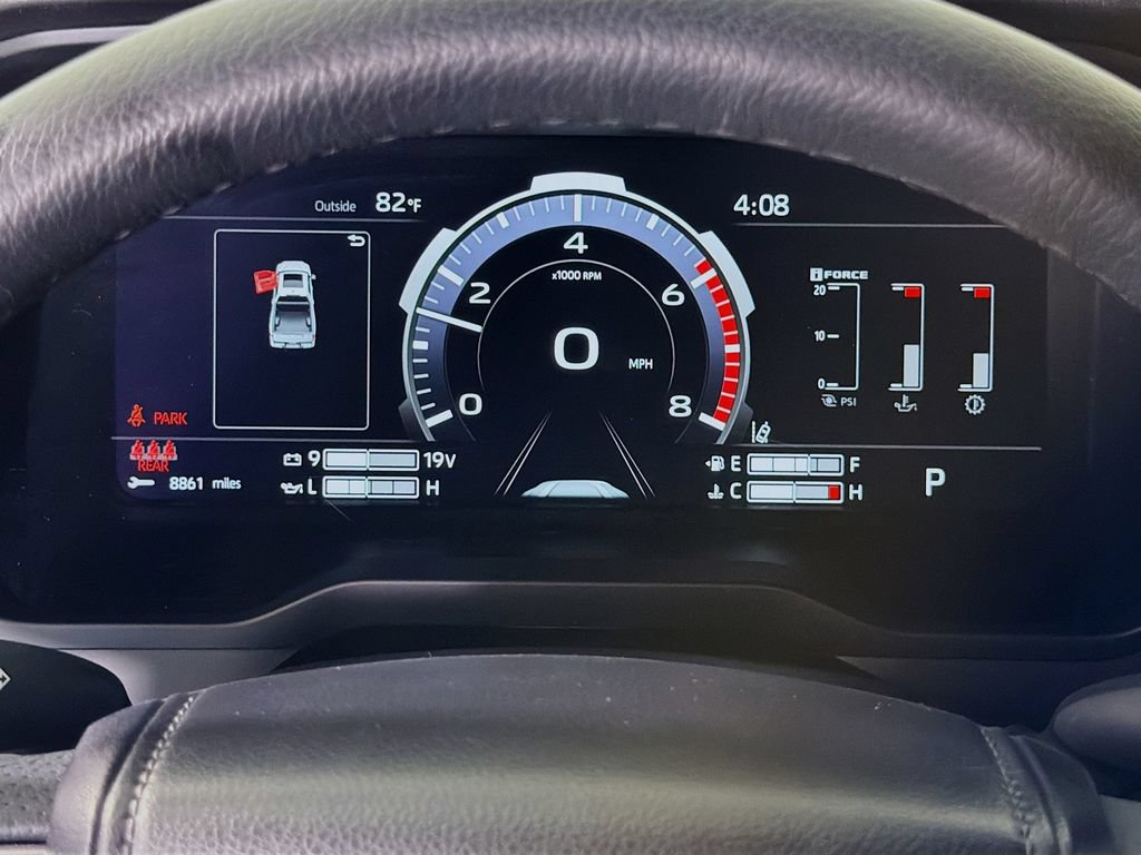 Used 2025 Toyota Tundra Limited AWD/4WD image 16