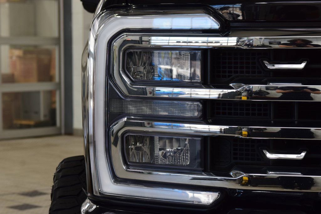 Used 2023 Ford F250 Lariat w/ Lariat Ultimate Package image 10