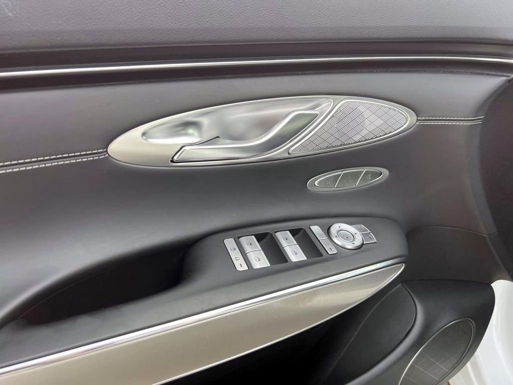 Certified 2024 Genesis GV70 2.5T w/ Select Package image 19