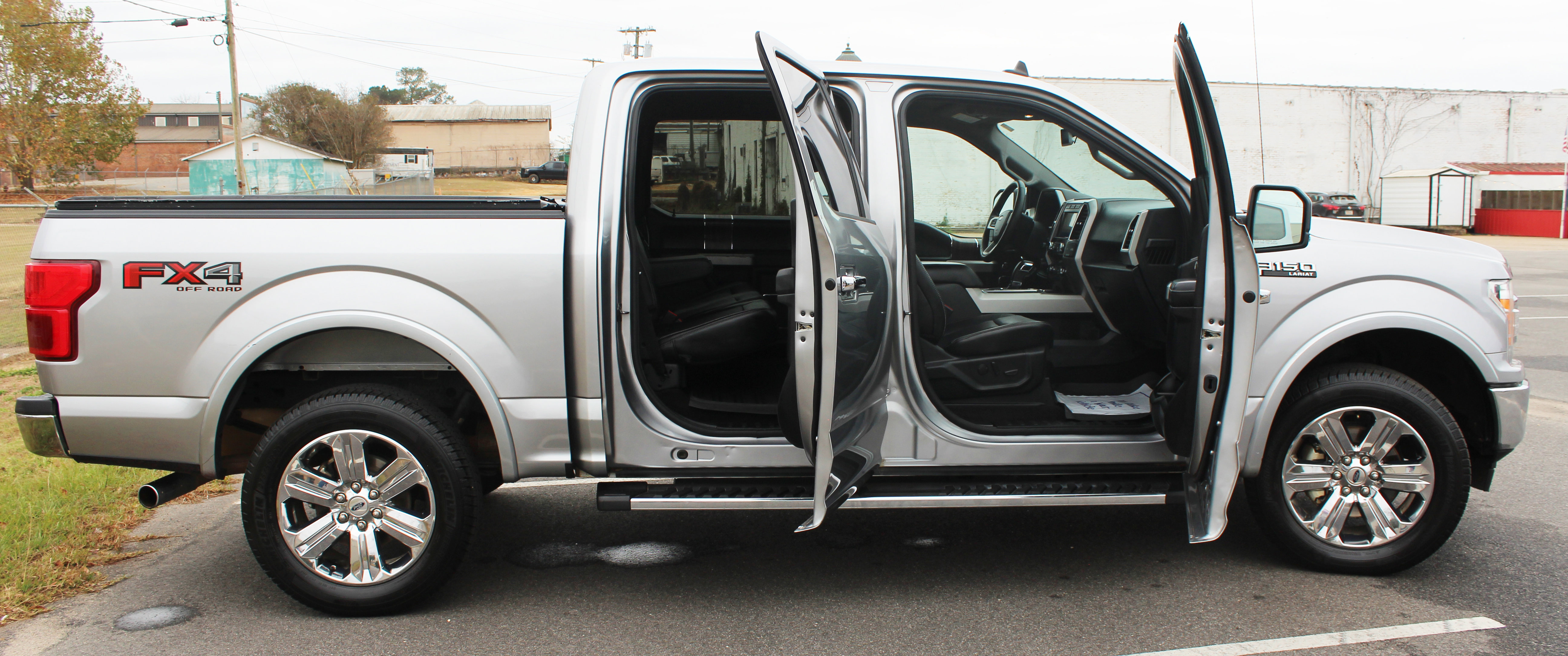 Used 2020 Ford F150 Lariat image 12