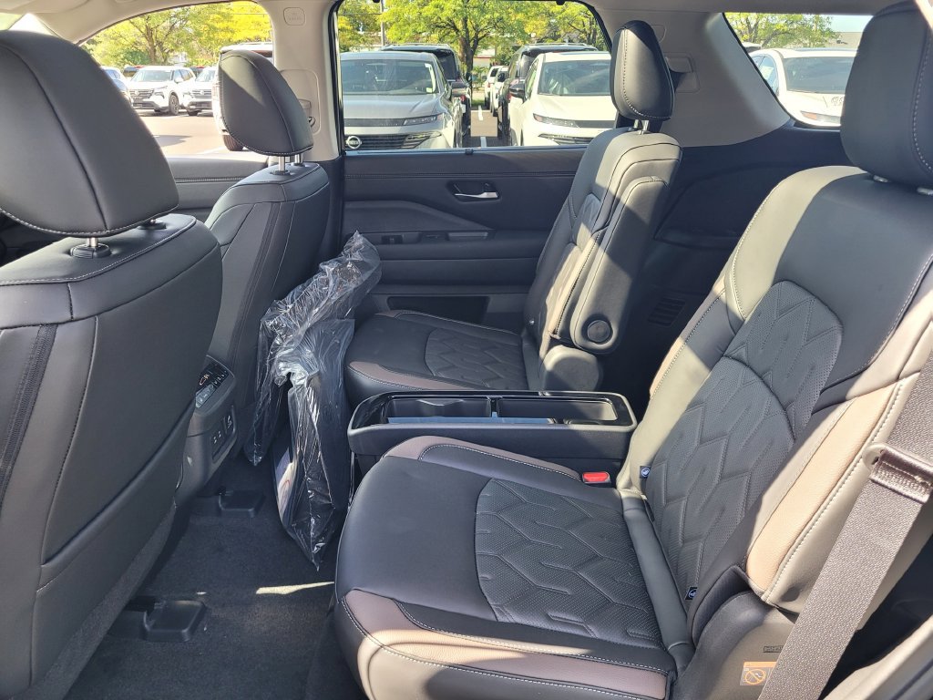 New 2026 Nissan Pathfinder Platinum AWD/4WD image 31