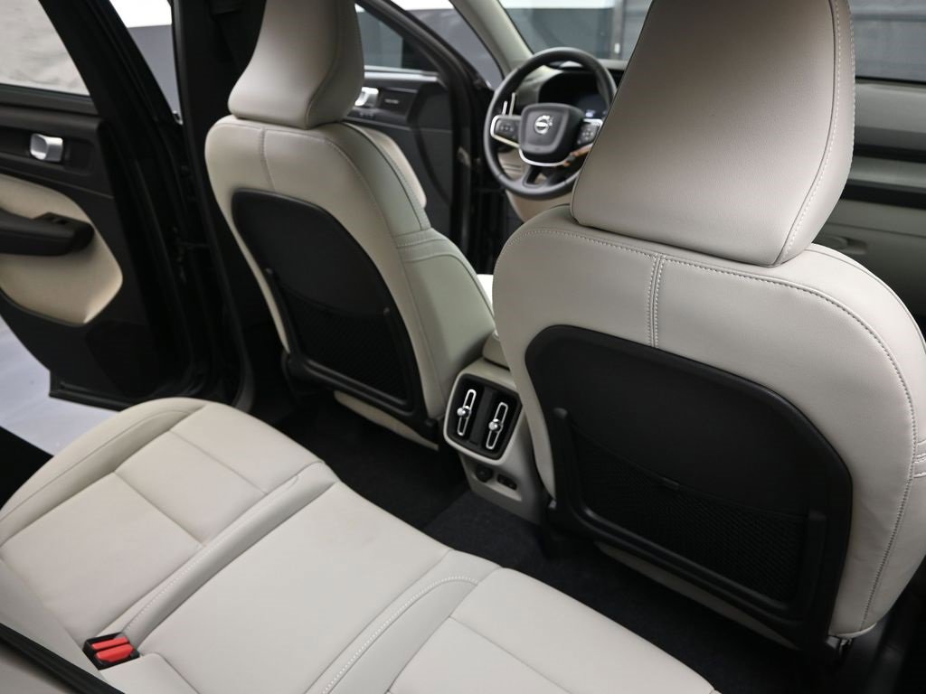 New 2026 Volvo XC40 B5 Ultra w/ Protection Package Premier image 15