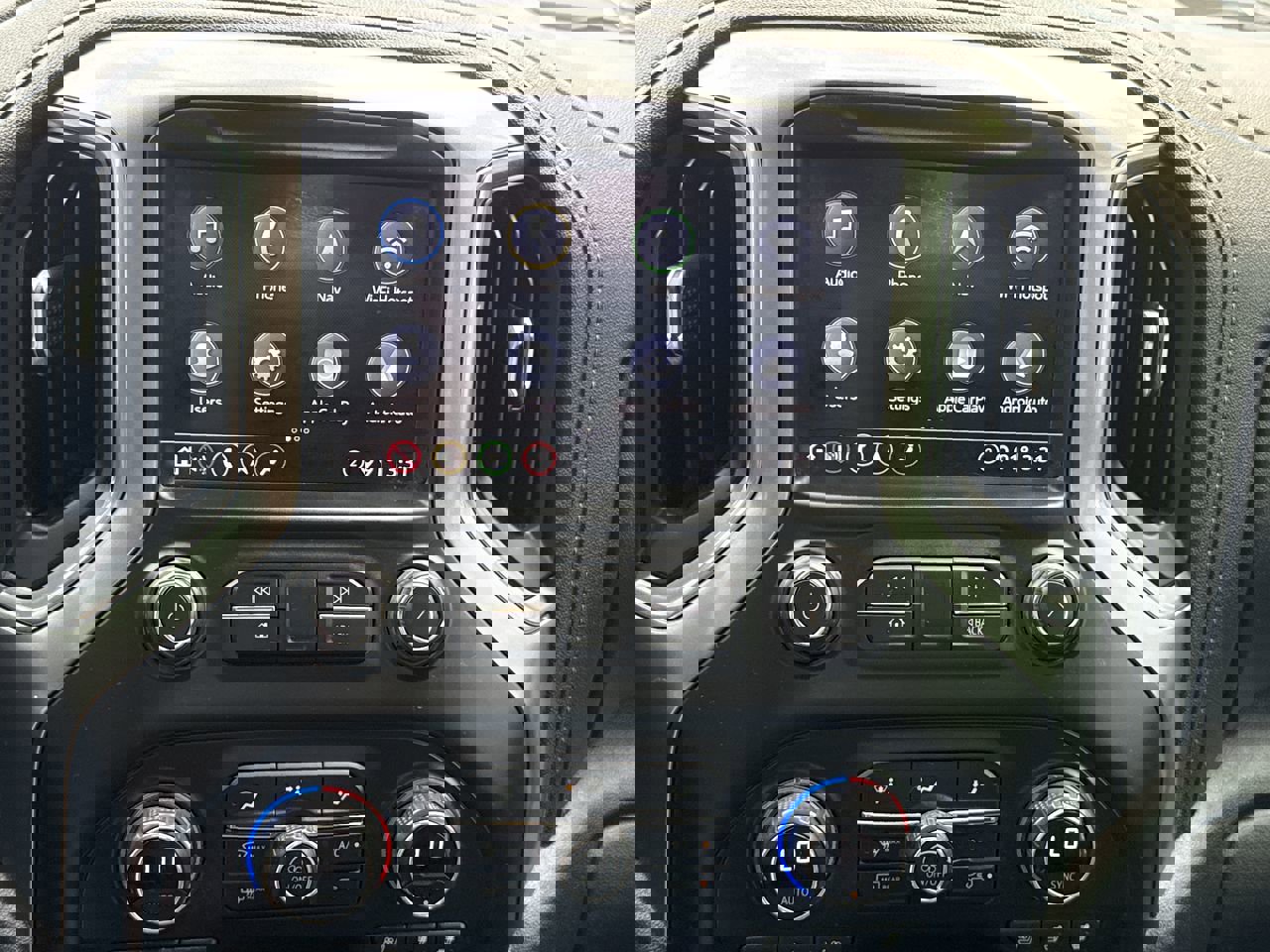 Used 2020 Chevrolet Silverado 2500 LTZ w/ LTZ Premium Package image 12