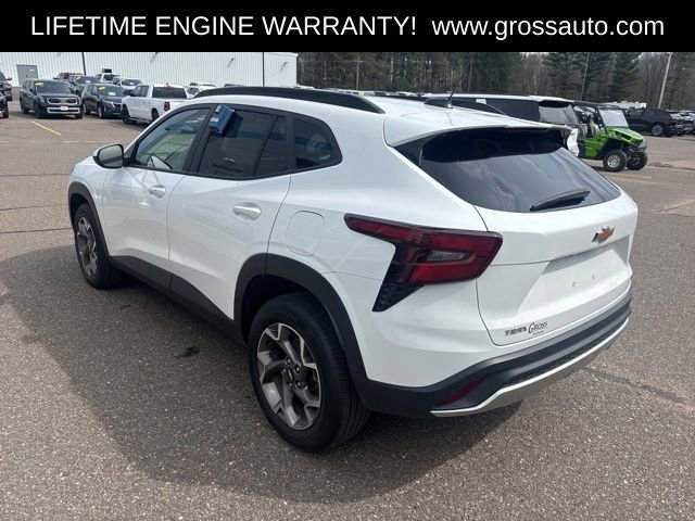 Used 2025 Chevrolet Trax LT w/ LT Convenience Package FWD image 5