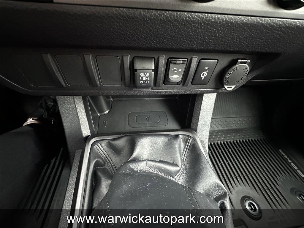 Used 2019 Toyota Tacoma TRD Sport AWD/4WD image 8