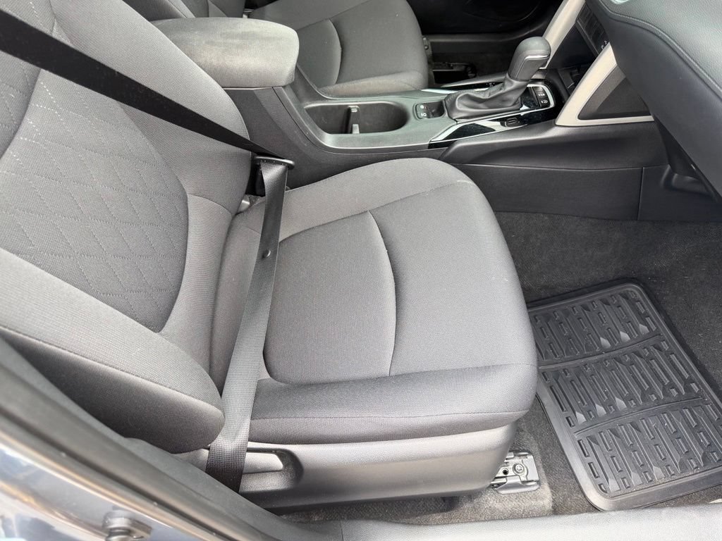 Used 2024 Toyota Corolla Cross LE FWD image 17
