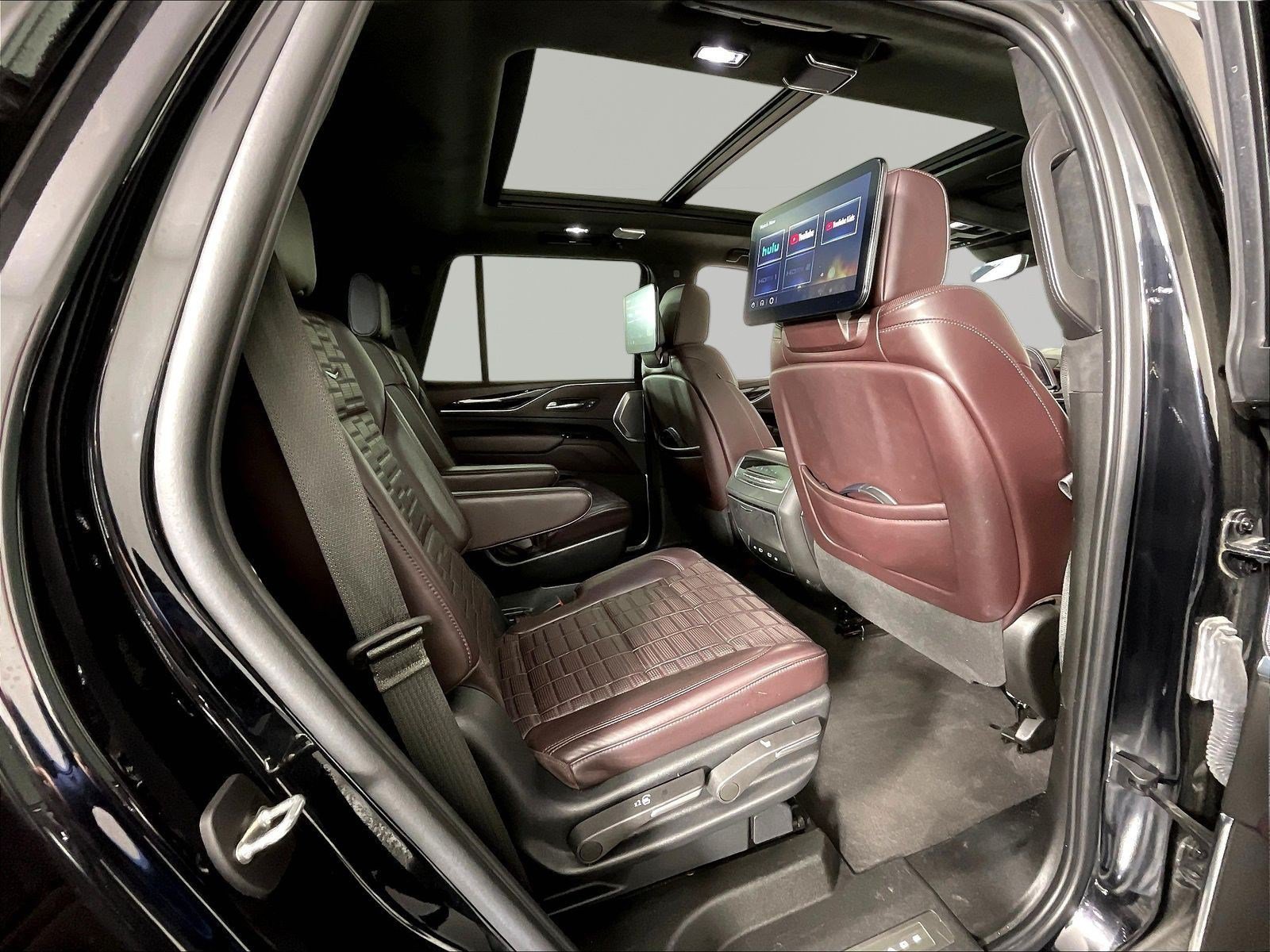 Used 2022 Cadillac Escalade Premium Luxury Platinum w/ LPO, Radiant Package AWD/4WD image 25
