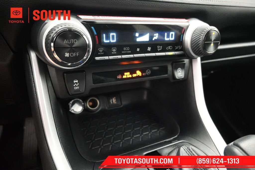 Used 2025 Toyota RAV4 XLE AWD/4WD image 18