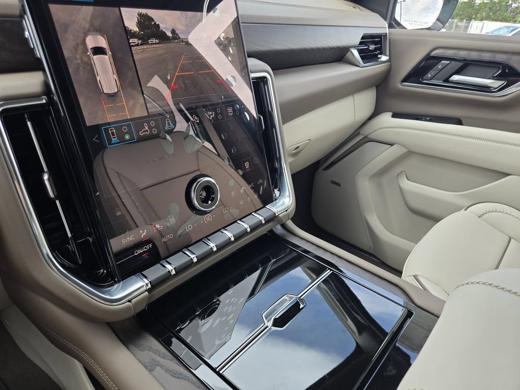 New 2026 GMC Yukon XL Denali w/ Denali Reserve Package AWD/4WD image 12