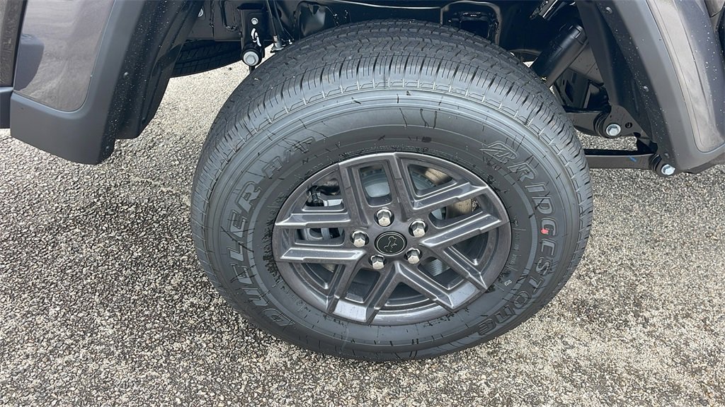 New 2025 Jeep Gladiator Sport image 9