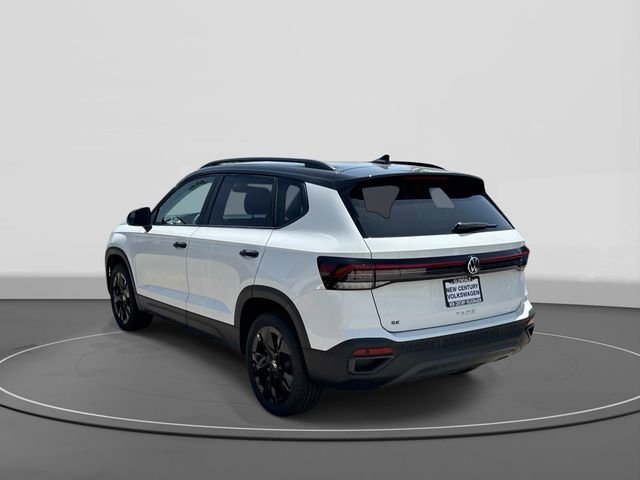 New 2026 Volkswagen Taos SE FWD image 3