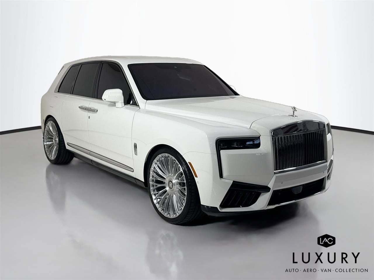Used 2025 Rolls-Royce Cullinan AWD/4WD image 3