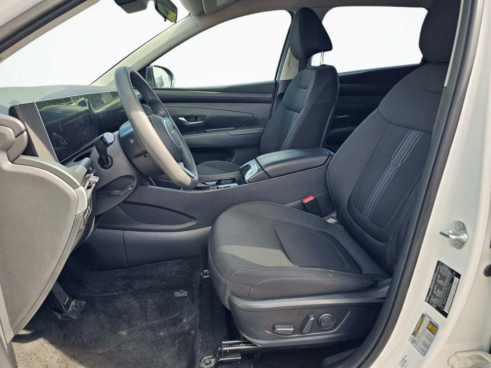 Used 2025 Hyundai Tucson SEL AWD/4WD image 15