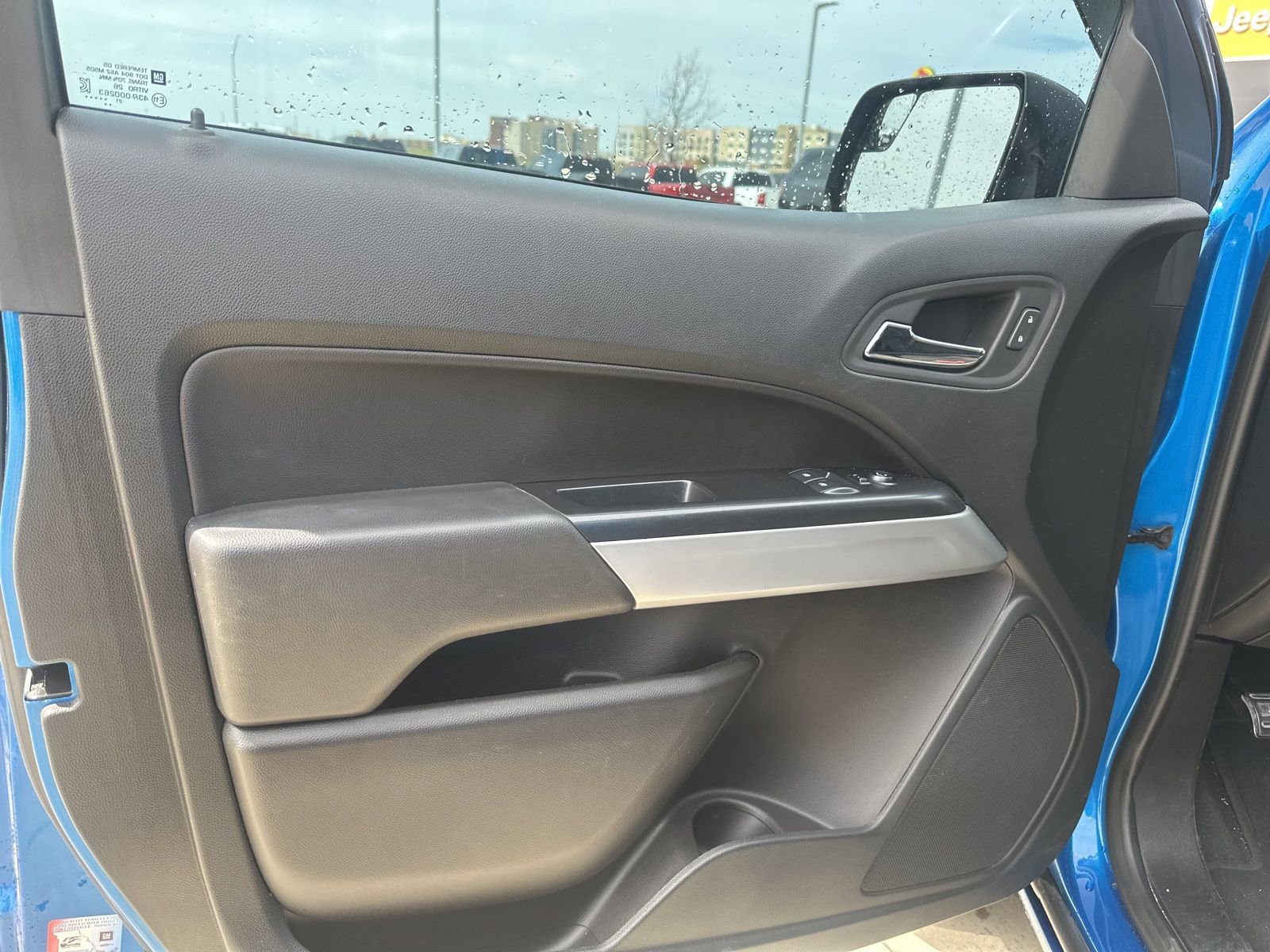 Used 2022 Chevrolet Colorado LT w/ Chrome Appearance Package image 10