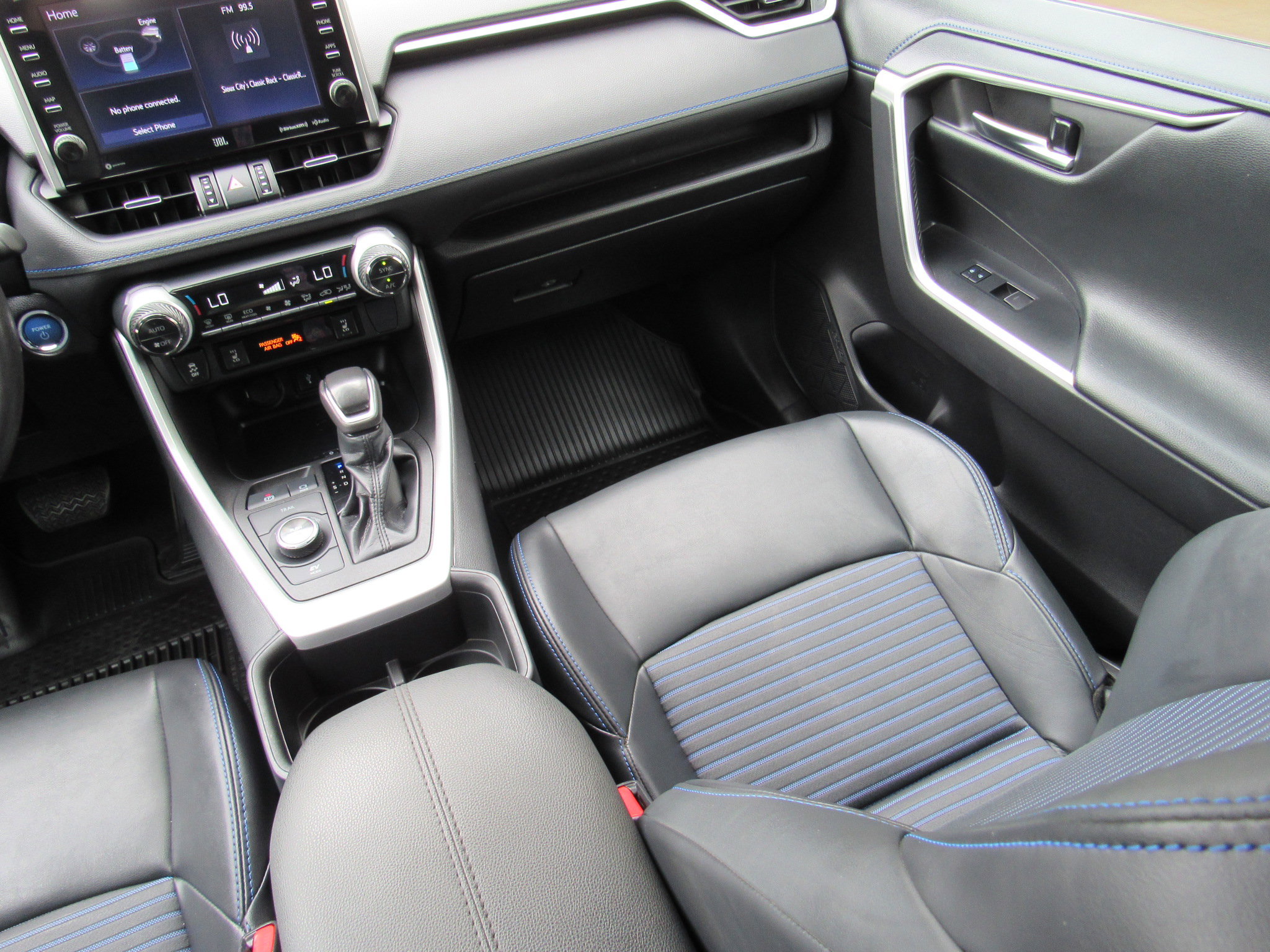 Used 2022 Toyota RAV4 XSE AWD/4WD image 28