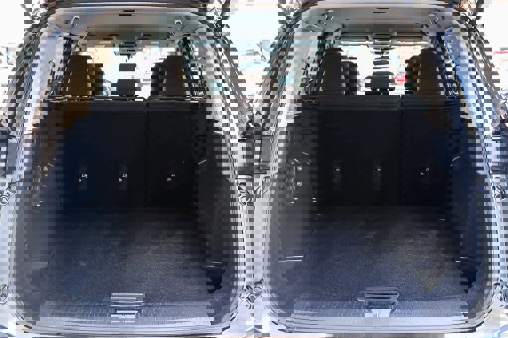 Used 2024 Nissan Rogue SV image 28