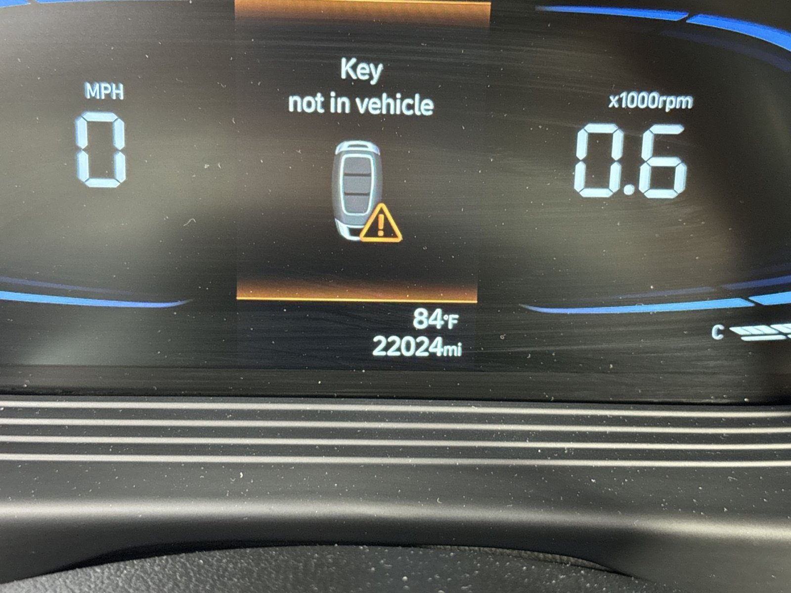 Used 2025 Hyundai Venue SEL FWD image 29