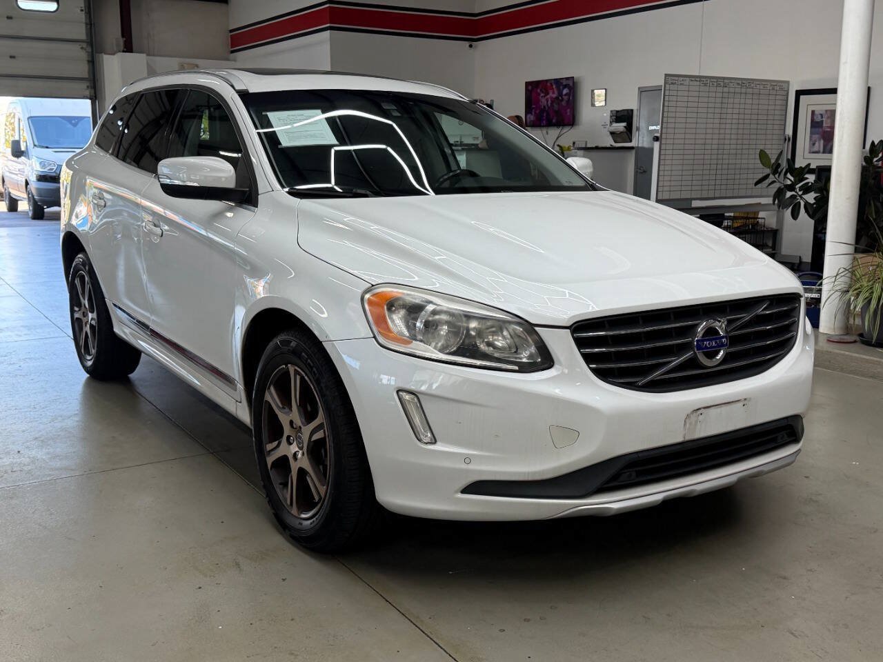 Used 2015 Volvo XC60 T6 w/ Protection Package
