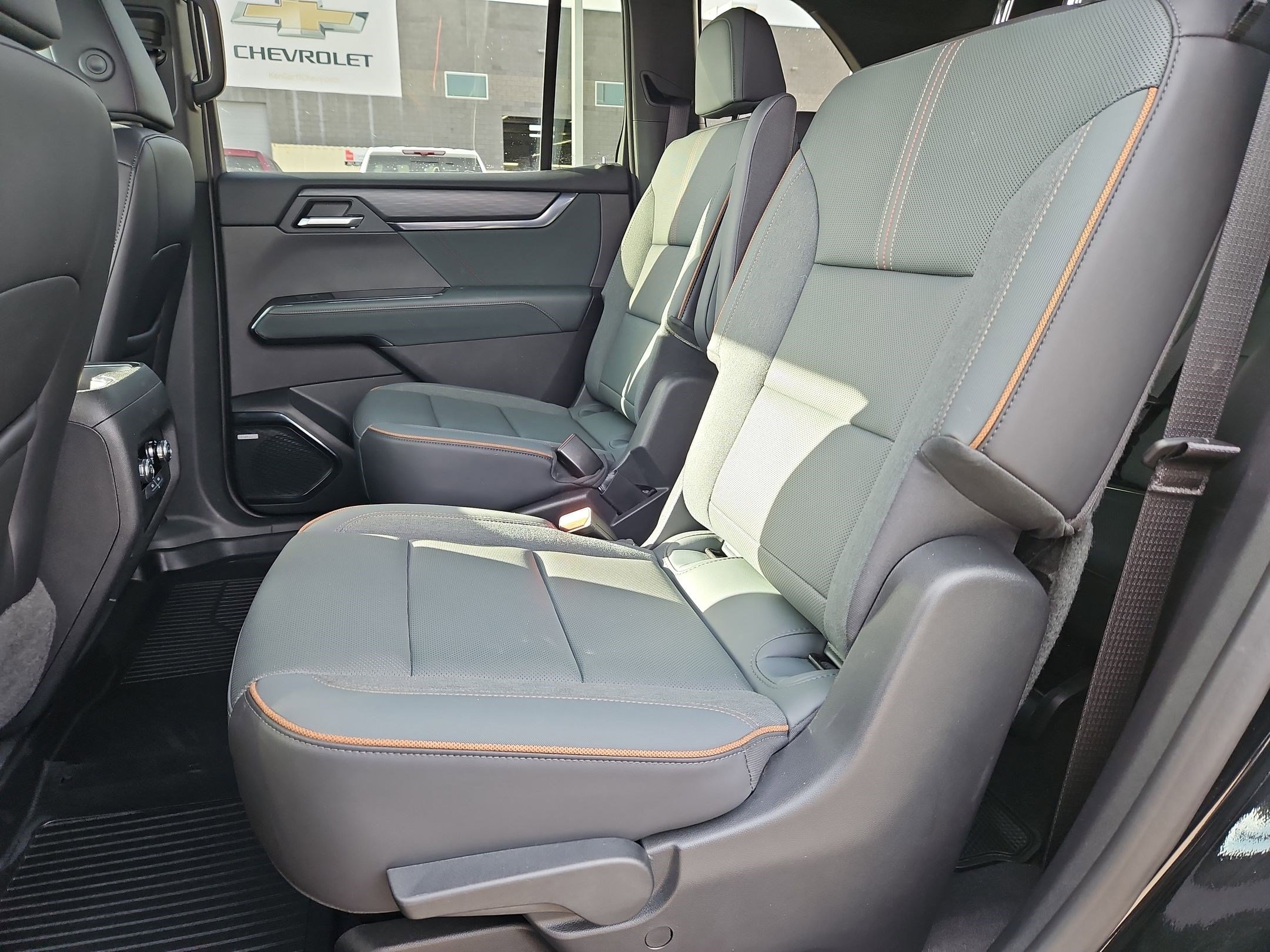 Used 2024 GMC Acadia AT4 w/ LPO, Floor Liner Package image 27