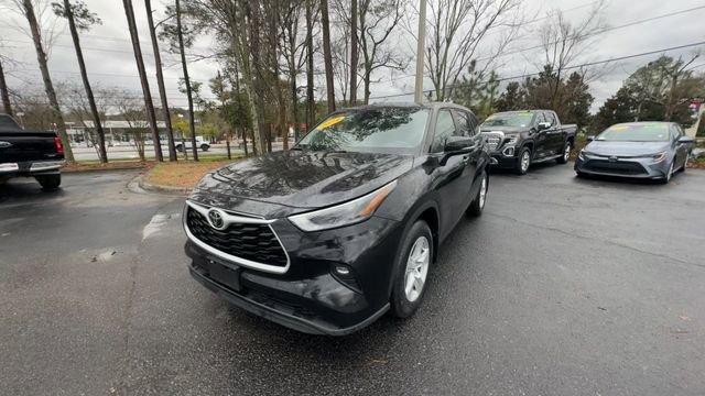 Used 2024 Toyota Highlander LE image 7
