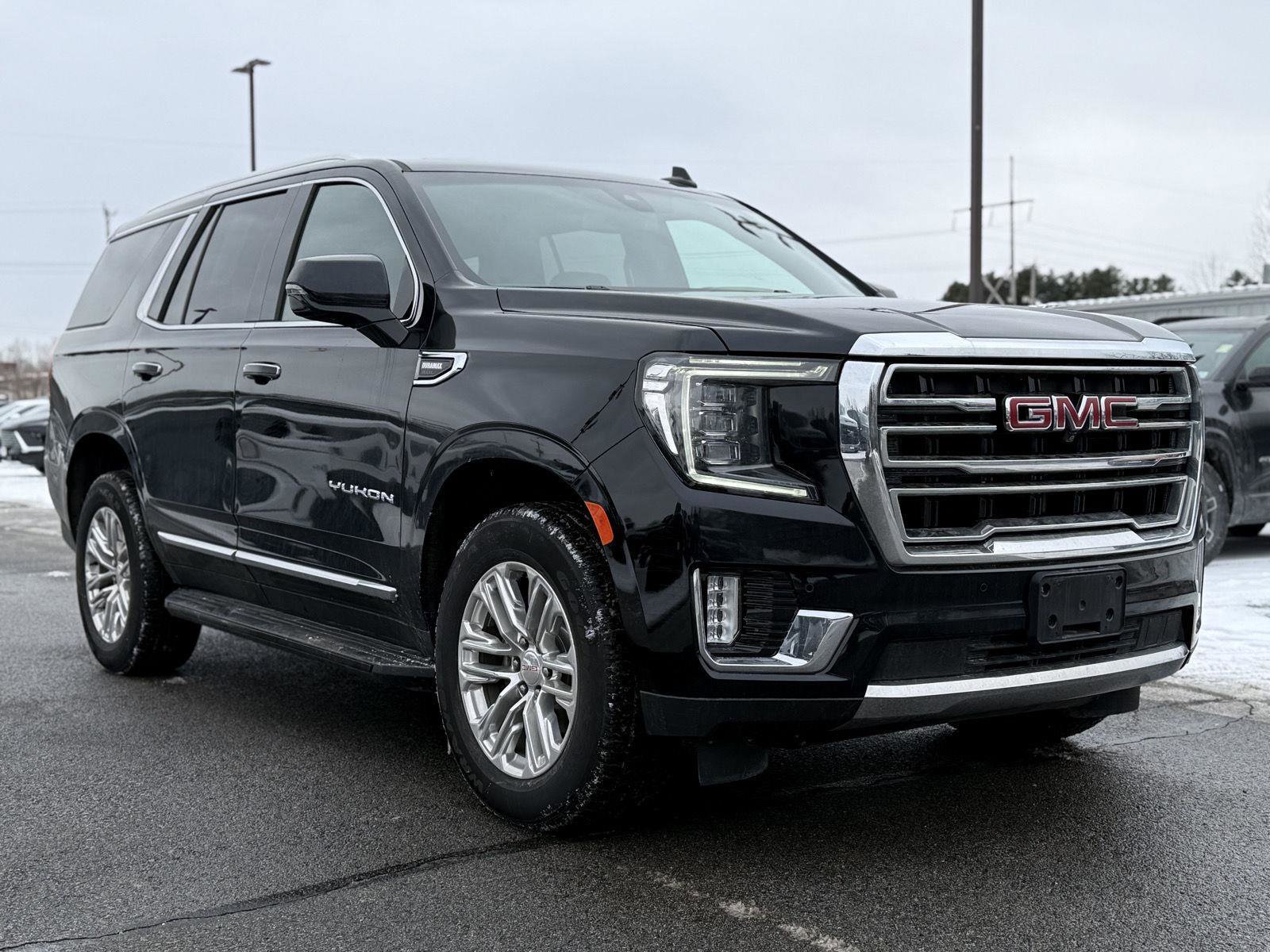 Certified 2022 GMC Yukon SLT w/ SLT Premium Package image 3