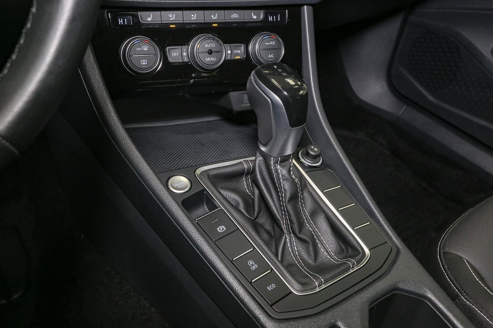 Certified 2024 Volkswagen Jetta SE image 34