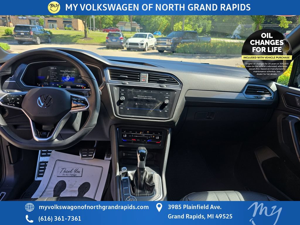 Used 2024 Volkswagen Tiguan SE R-Line AWD/4WD image 13