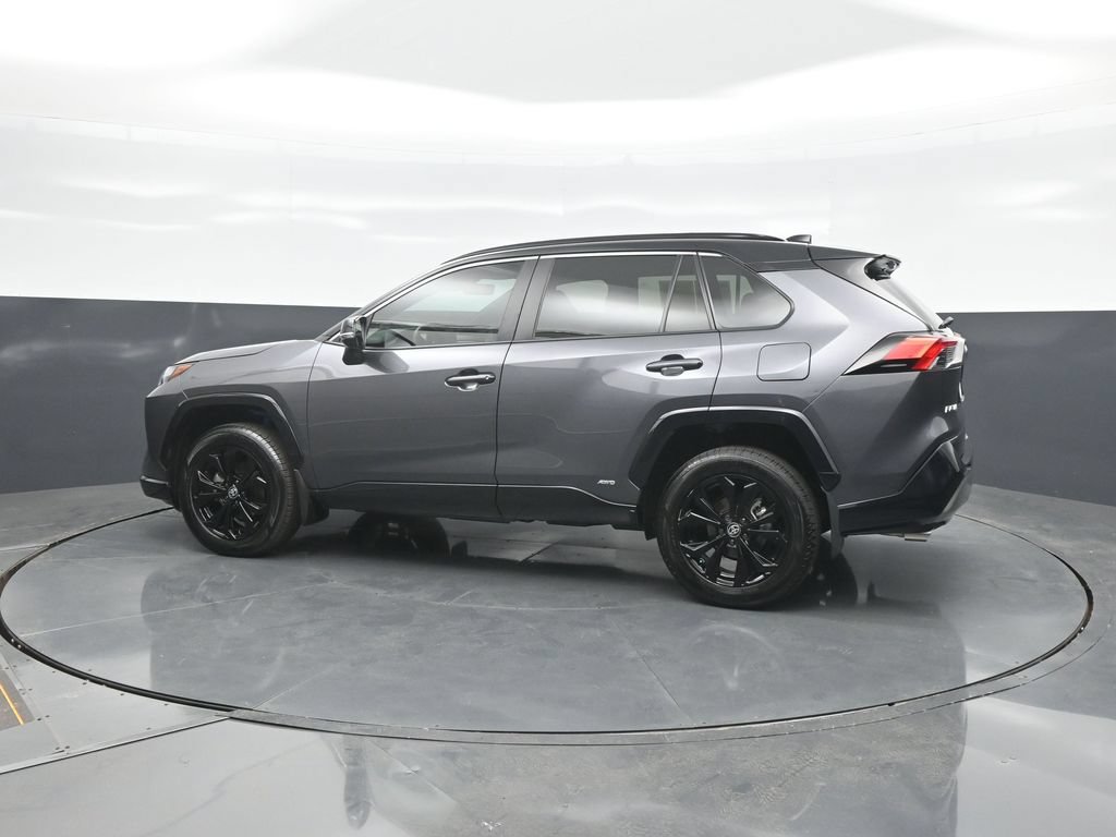 Used 2024 Toyota RAV4 XSE AWD/4WD image 4
