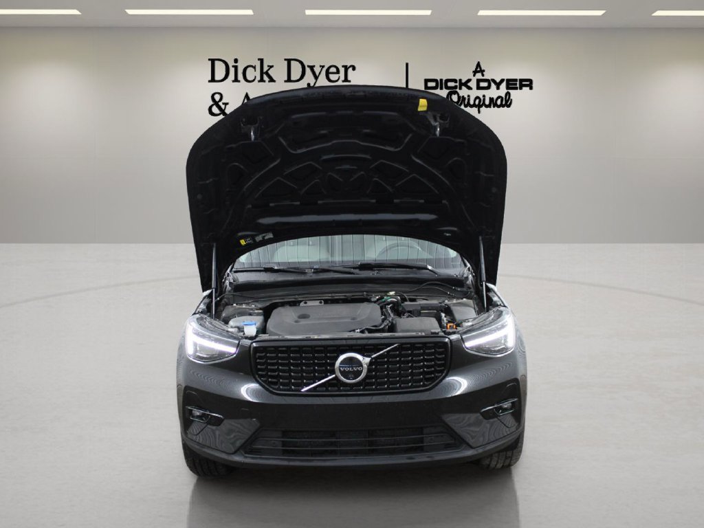 Used 2025 Volvo XC40 B5 Ultra AWD/4WD image 45