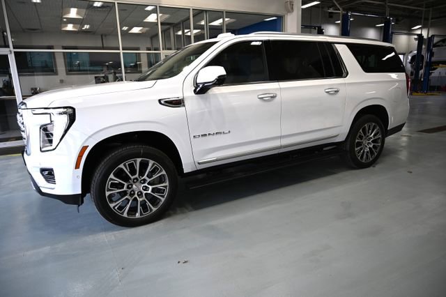 New 2026 GMC Yukon XL Denali w/ Denali Reserve Package image 9