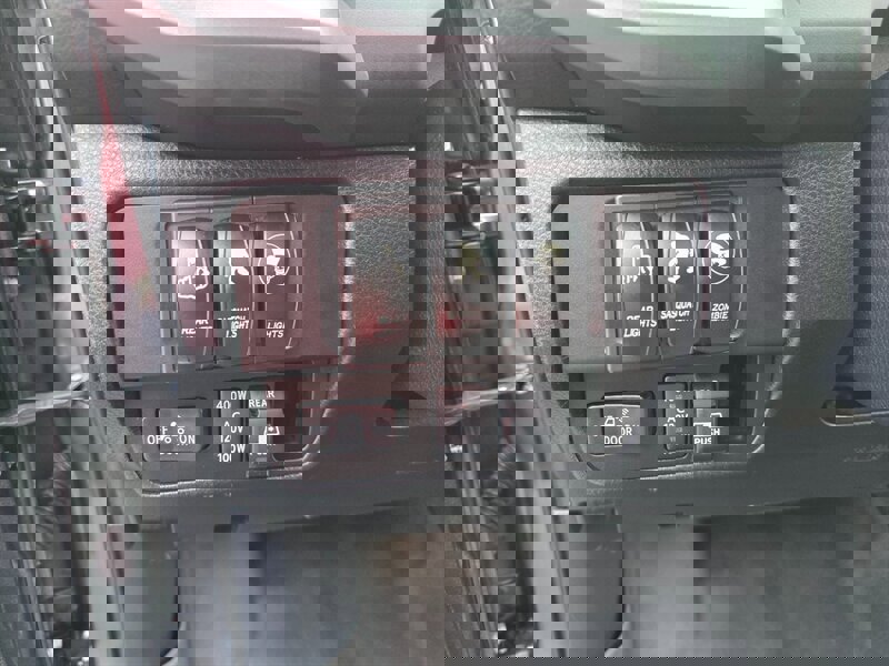 Used 2017 Toyota Tacoma TRD Off-Road w/ Premium & Technology Package image 20