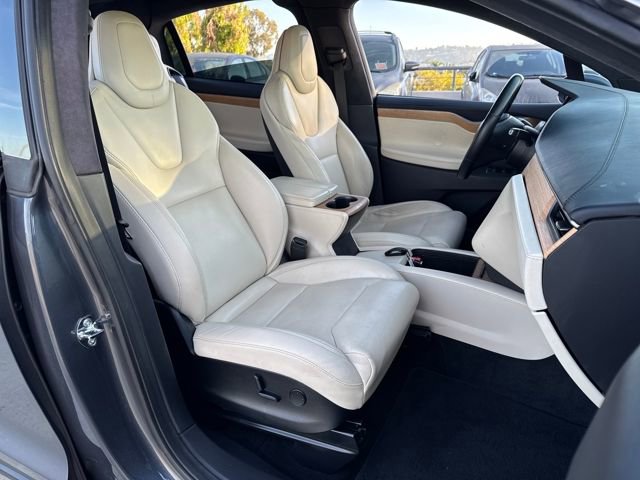 Used 2019 Tesla Model X Long Range image 28