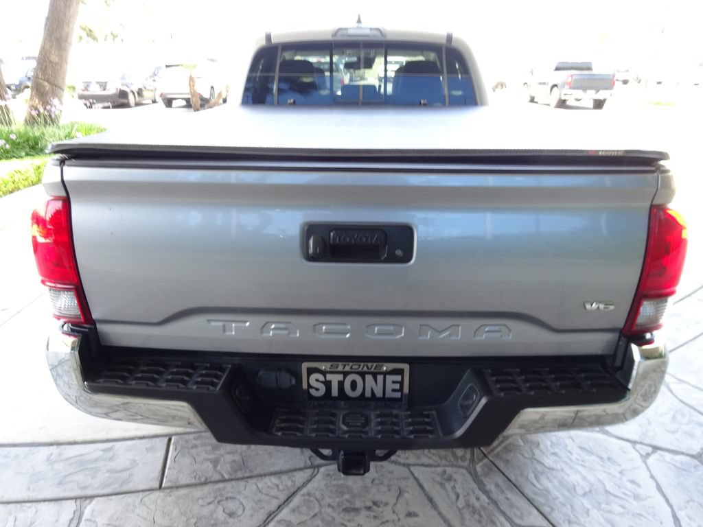 Used 2021 Toyota Tacoma SR5 RWD image 7