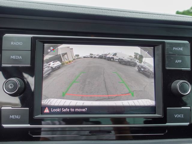 Used 2024 Volkswagen Jetta SE w/ Panoramic Sunroof Package image 17