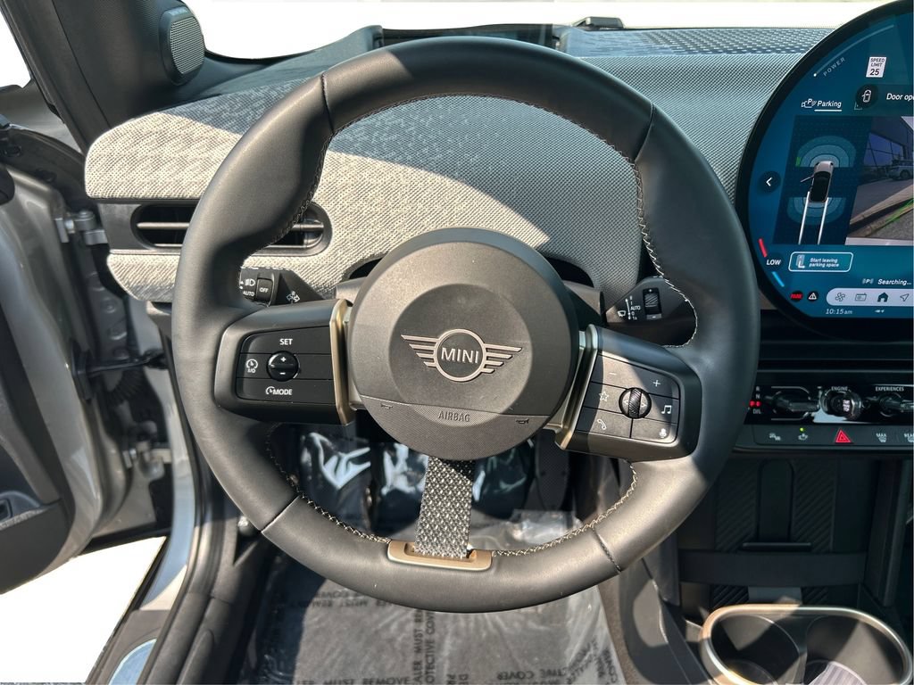 Used 2025 MINI Cooper 2-Door Hardtop FWD image 17