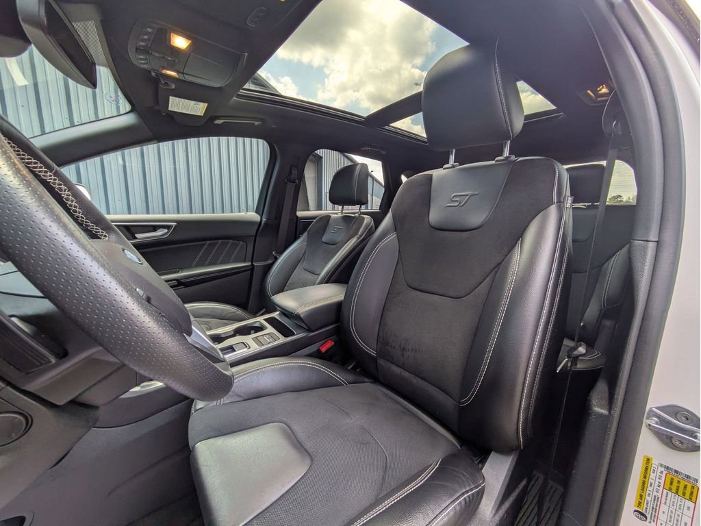 Certified 2024 Ford Edge ST w/ Equipment Group 401A image 26