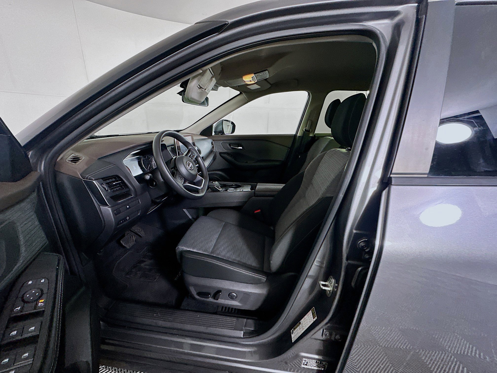 Used 2023 Nissan Rogue SV FWD image 13
