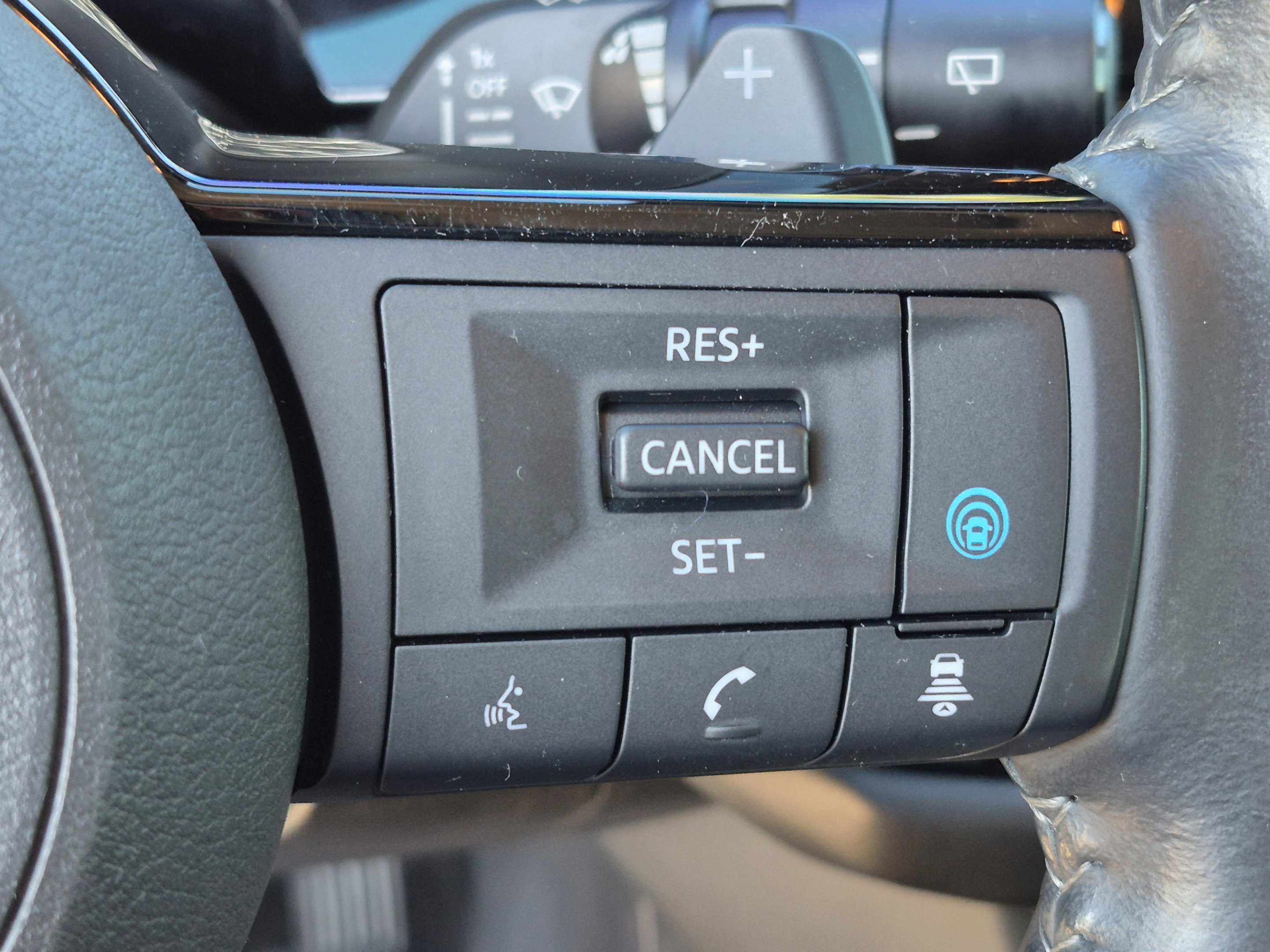 Certified 2022 Nissan Pathfinder SV FWD image 31
