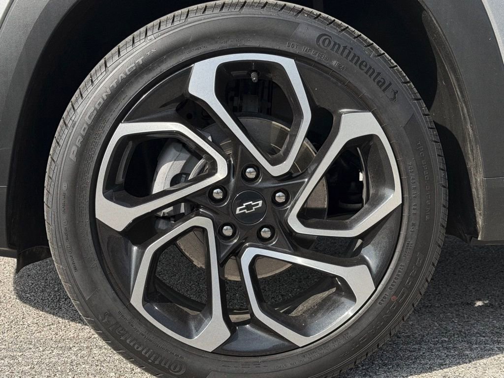 Used 2025 Chevrolet Trax RS w/ Sunroof Package image 41