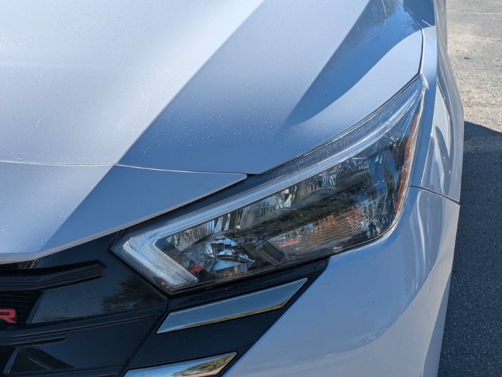 Used 2025 Nissan Versa SR FWD image 10