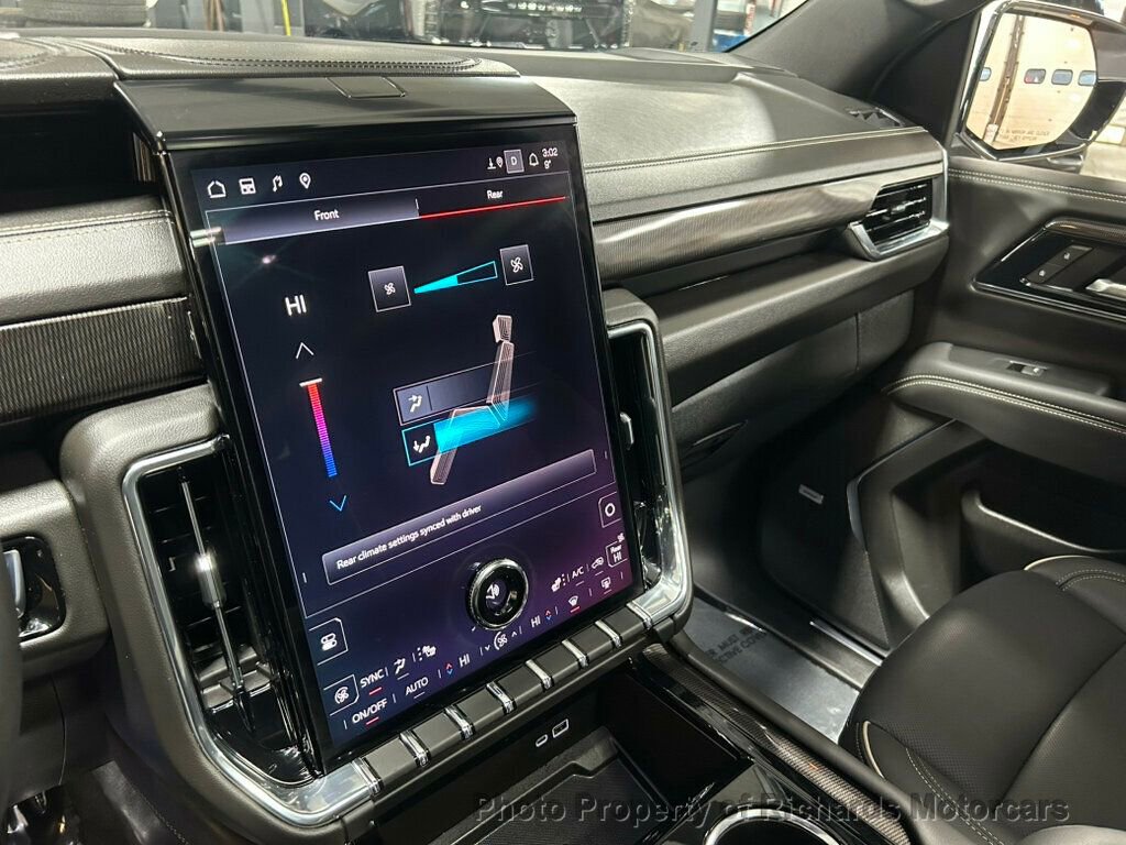 Used 2025 GMC Yukon XL Elevation AWD/4WD image 17