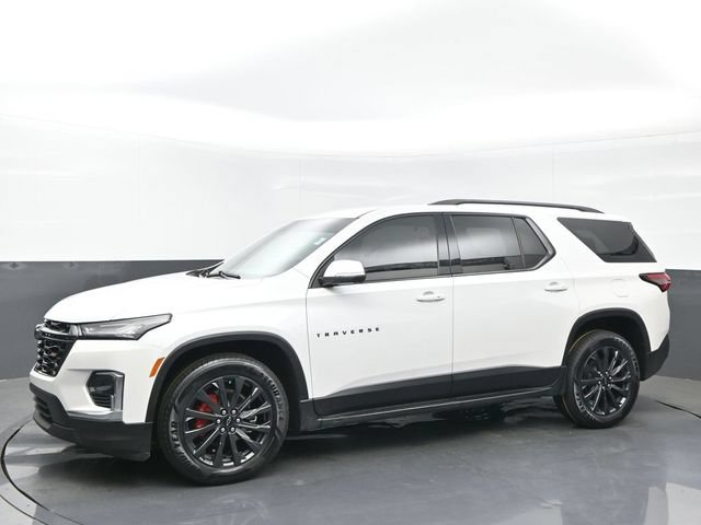 Used 2022 Chevrolet Traverse RS FWD image 2