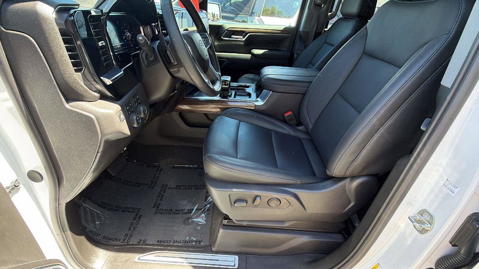 Used 2024 Chevrolet Silverado 1500 LT Trail Boss w/ LT Trail Boss Premium Package AWD/4WD image 13